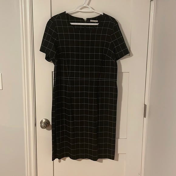 Dress - Picture 1 of 2